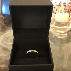 10k white gold diamond baguette band (size 7)